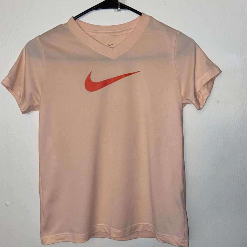 Girls Nike T- Shirt